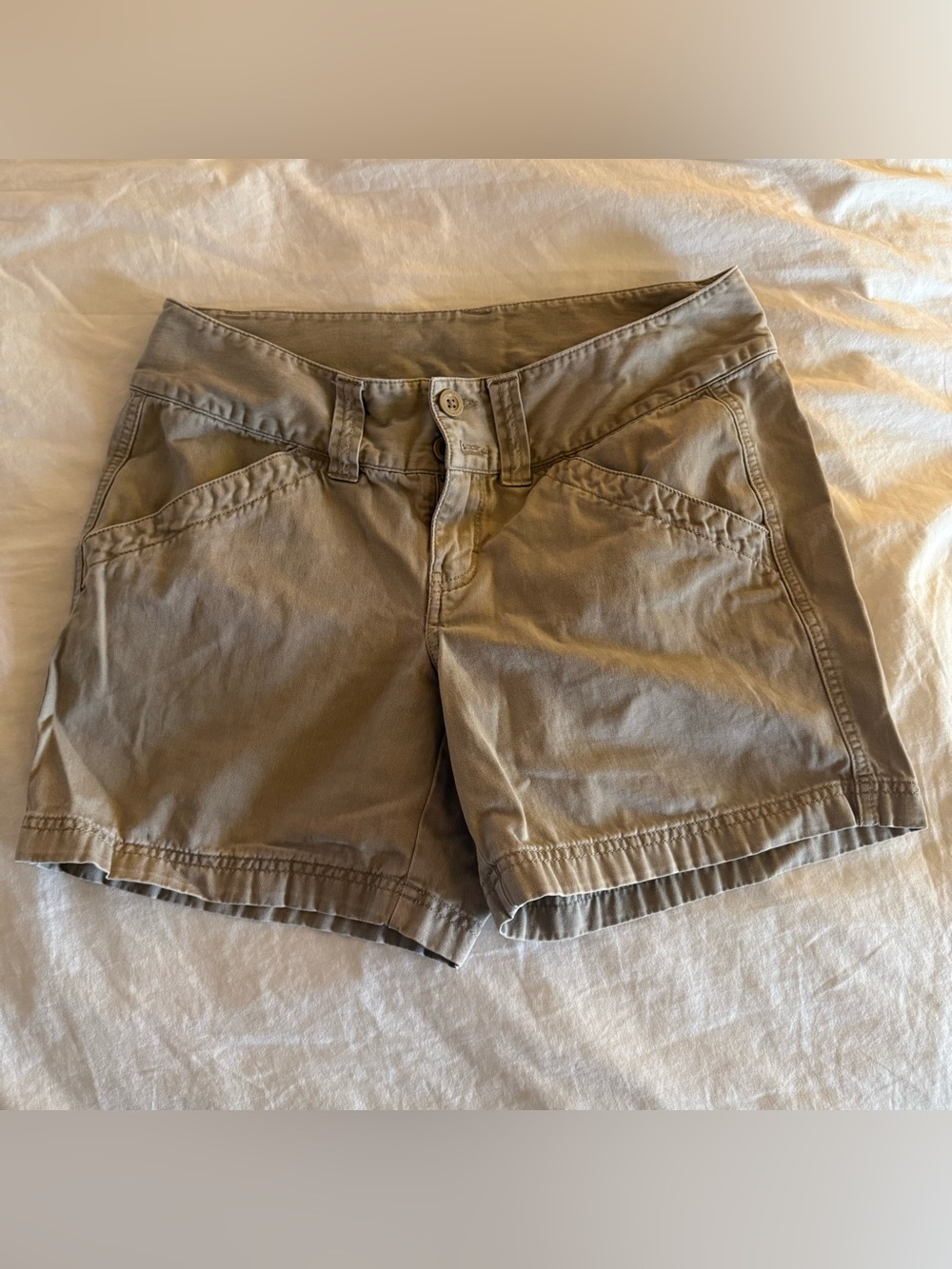 Women's Khaki sz 8 Casual Cotton Shorts